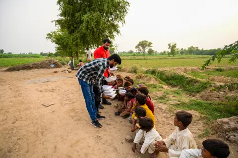 Food and ration distribution