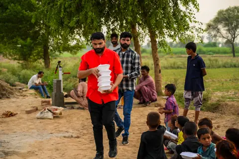 Food and ration distribution