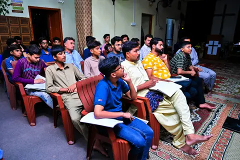 Bible study, Hebrew classes & youth